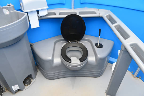 Types of Portable Toilets We Offer in Prairie Village, KS